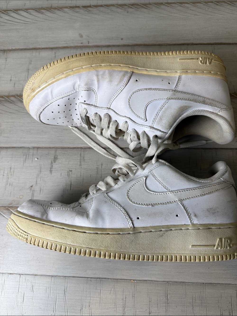 Nike Air Max White Low-Top Sneakers with Cream Outsole Size 9 - Picture 4 of 5